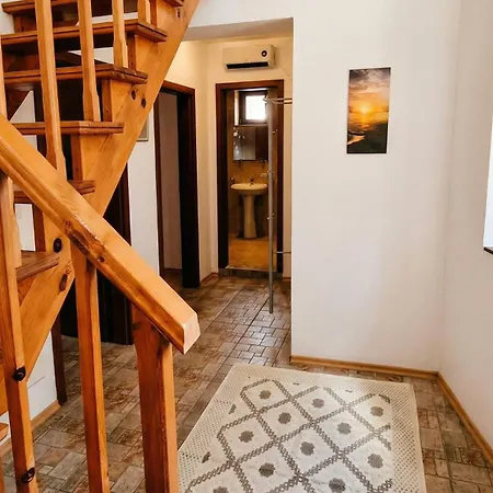 Penthouse Duplex Large 2 Bedroom Mp1